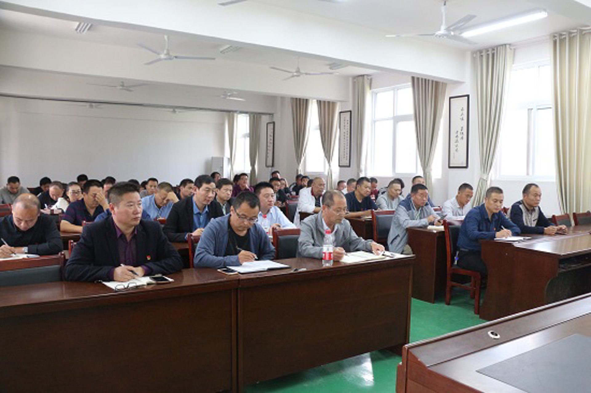 李集中心学校